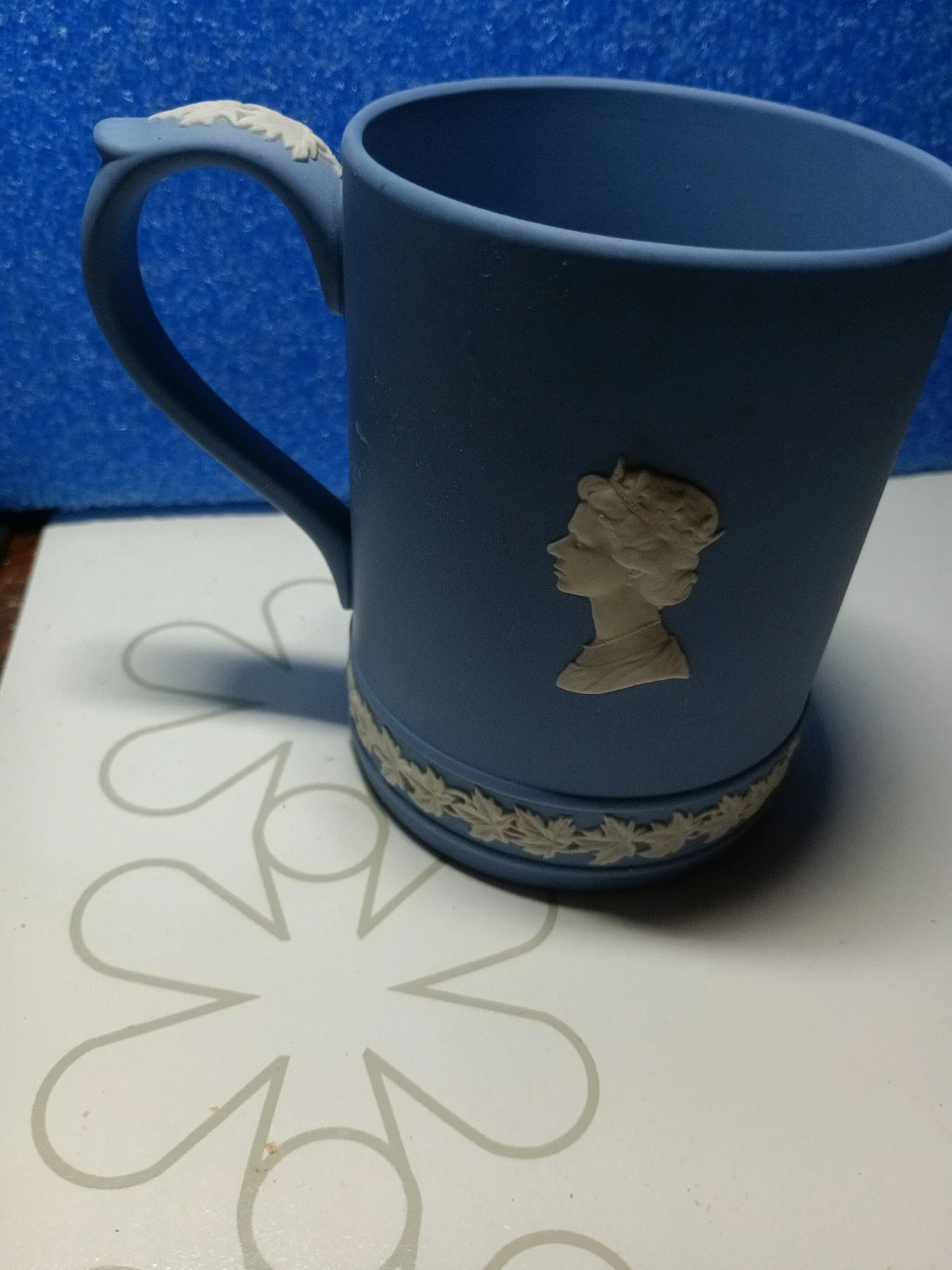 Wedgwood Jasperware Canadian Constitution Mug 1982 - photo 4