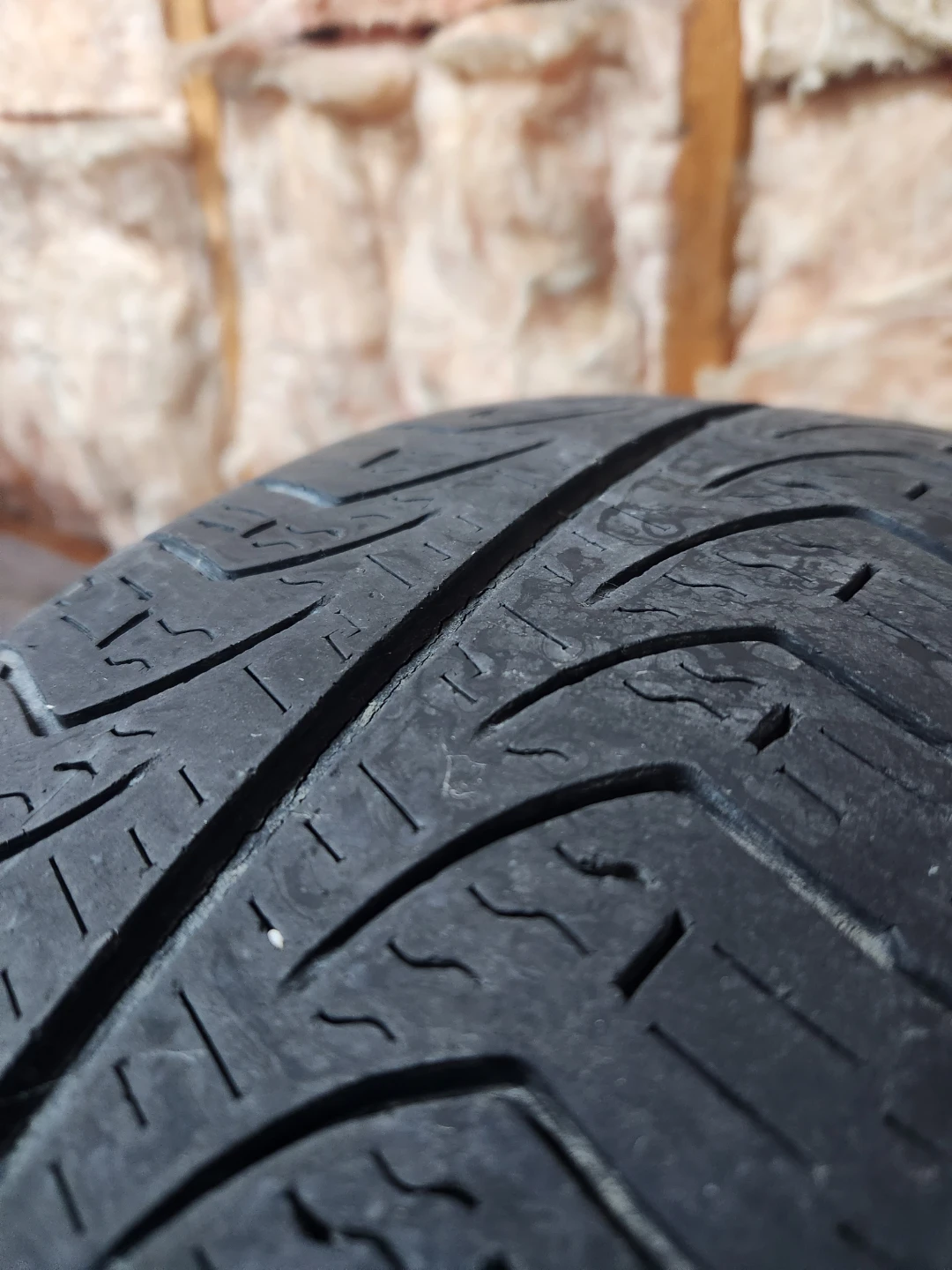 (1)-185/65R15 Pirelli P4 All Season Tire - photo 3