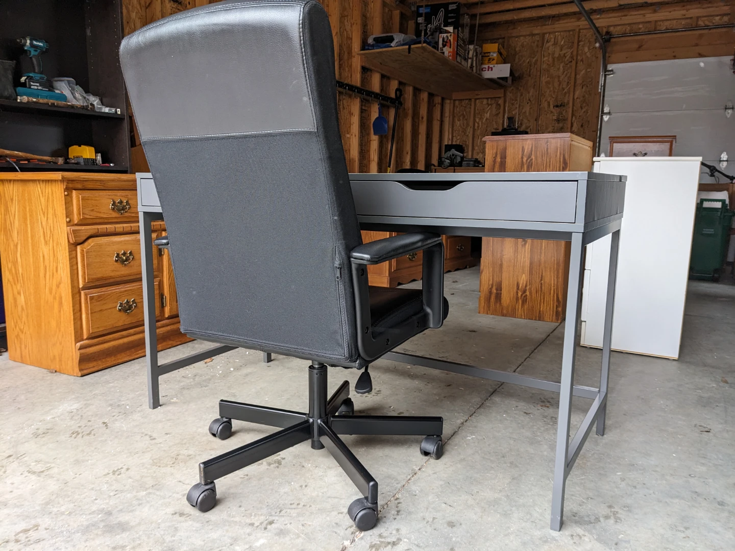 Ikea ALEX desk & MILLBERGET Chair Set -Like New - photo 3