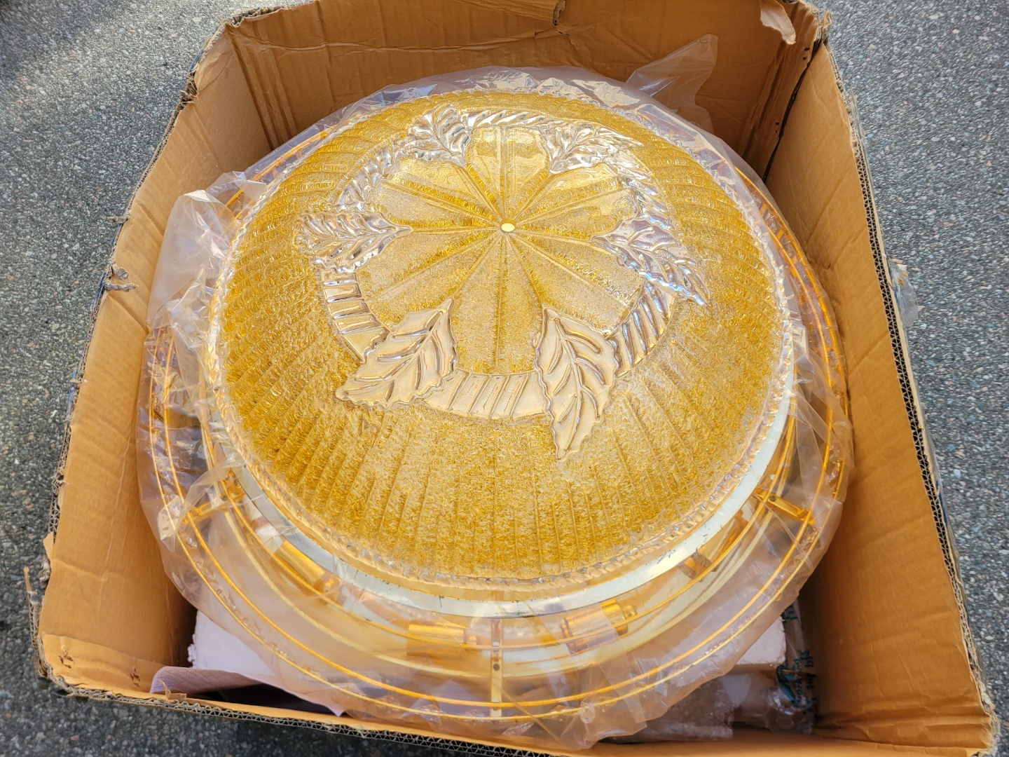 25" Diameter Gold Chandelier Light Fixture, Brand New.