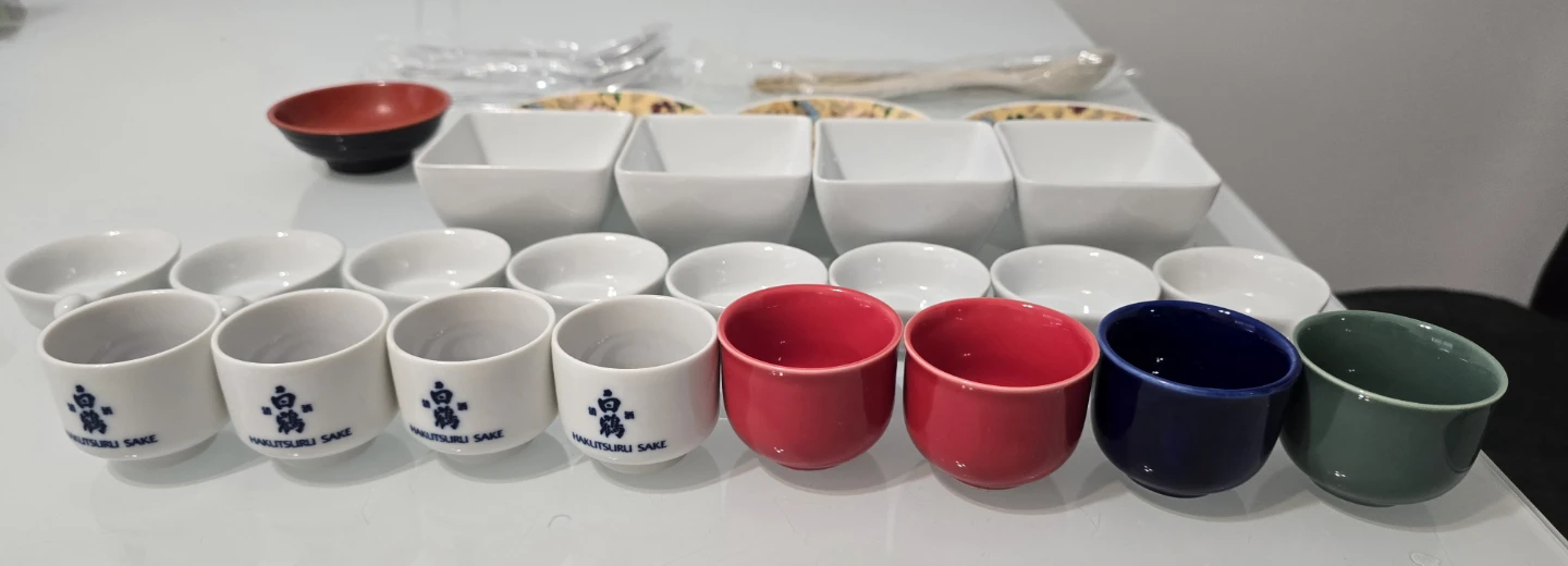 Cute Kitchenware Bundle (Sauce Bowls, Sake Cups, Utensils) - photo 2