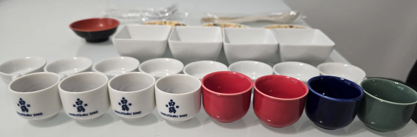 Cute Kitchenware Bundle (Sauce Bowls, Sake Cups, Utensils) - photo 3