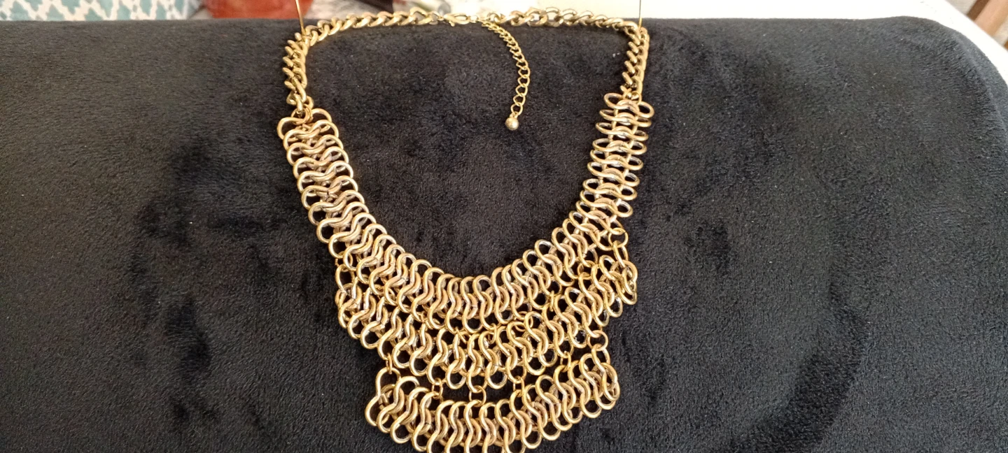 Vintage 🔥 Gold-tone Statement Necklace