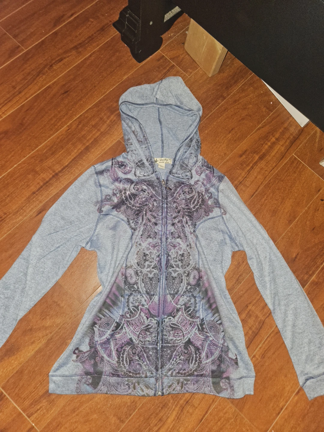 Unity World Wear Women's Graphic Zip-Up Hoodie Size M