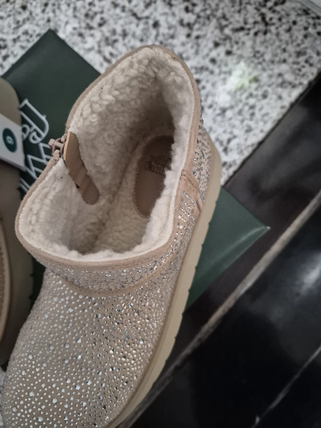 Ugg style Women's Size 9 Rhinestone Boots - photo 2