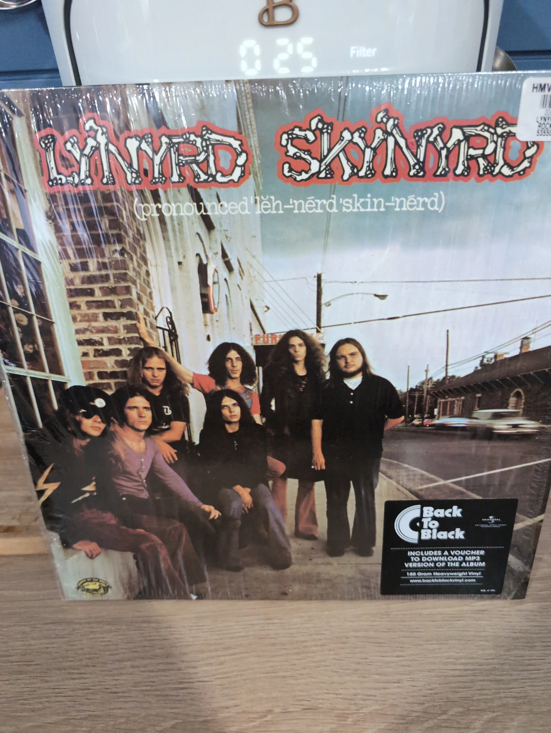 Lynyrd Skynyrd (Pronounced 'Lĕh-'nérd 'Skin-'nérd) Vinyl Record - photo 2
