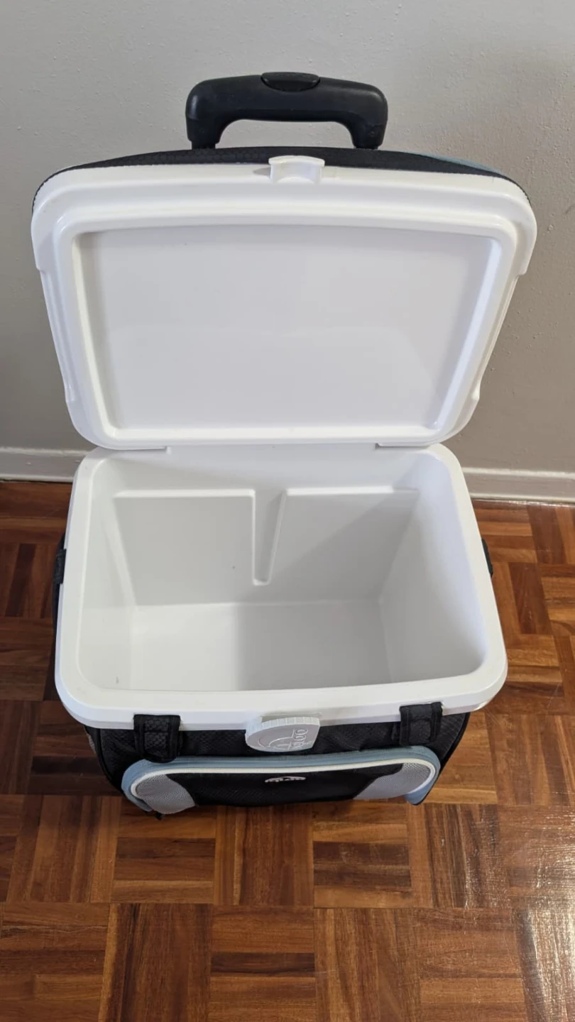 Igloo Rolling Cooler Bag
