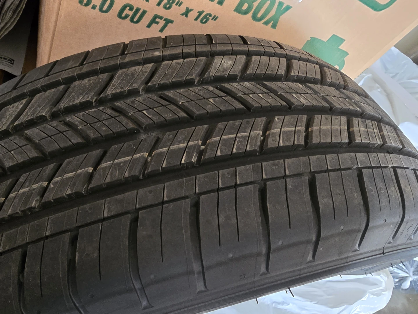 Michelin Primacy All Season Tire 215/60R17 - photo 3