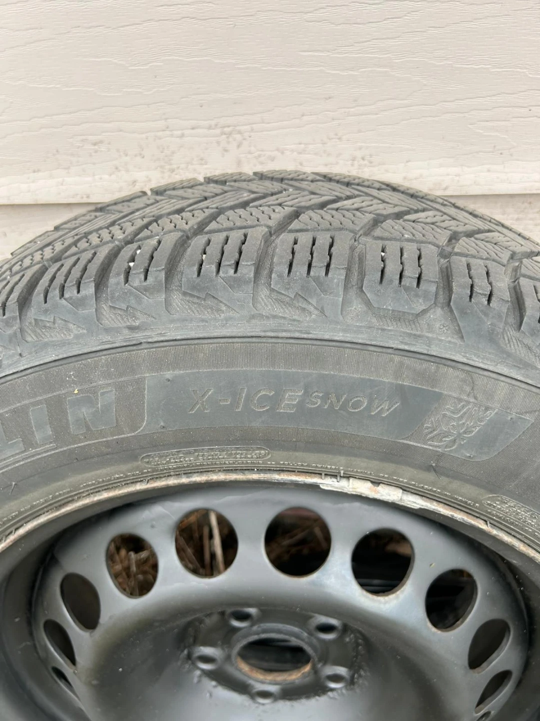Michelin X-Ice Snow Tire 215/60R16 - photo 2