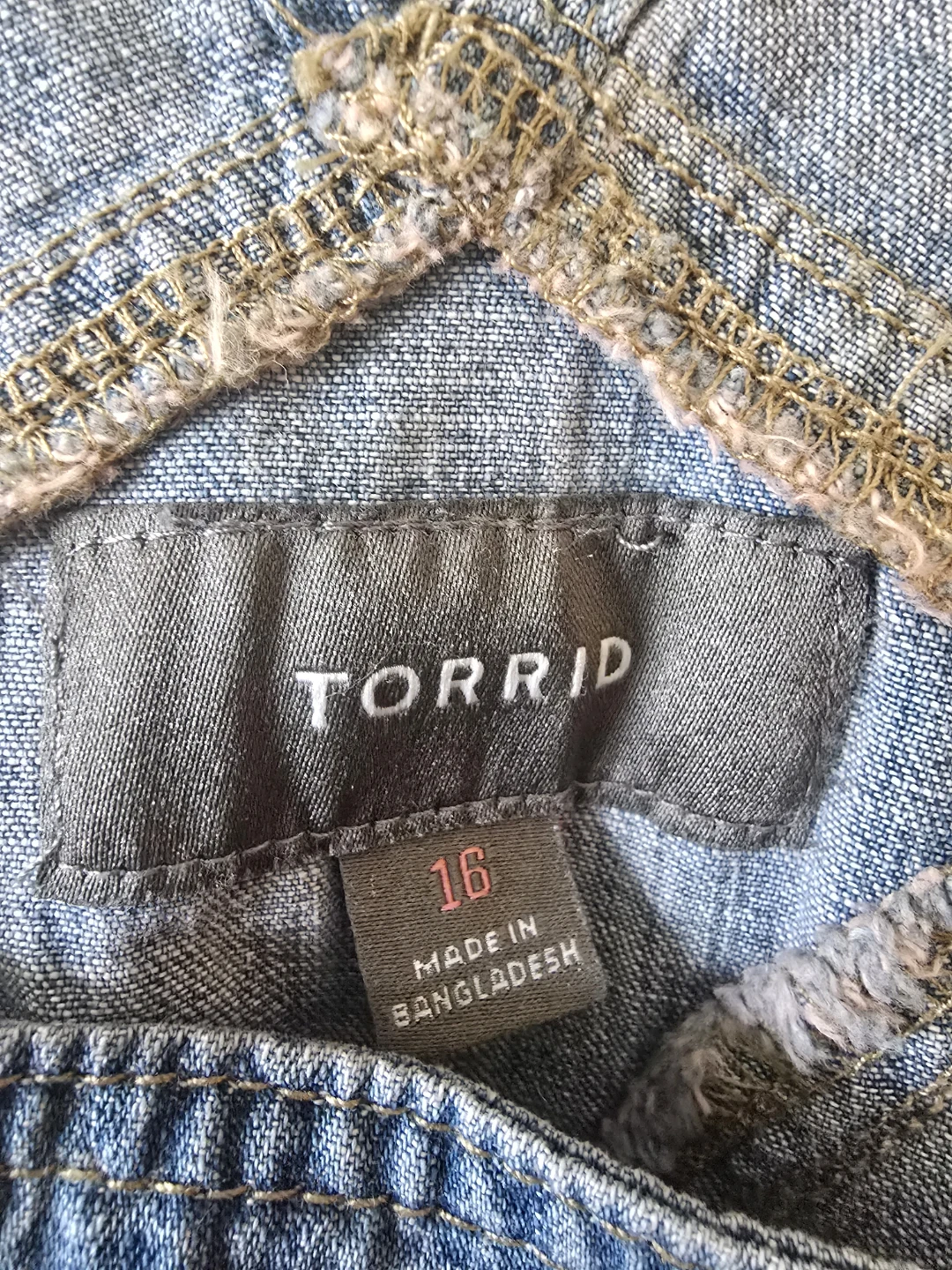 Torrid Women's Denim Short Overalls Size 16 - photo 2