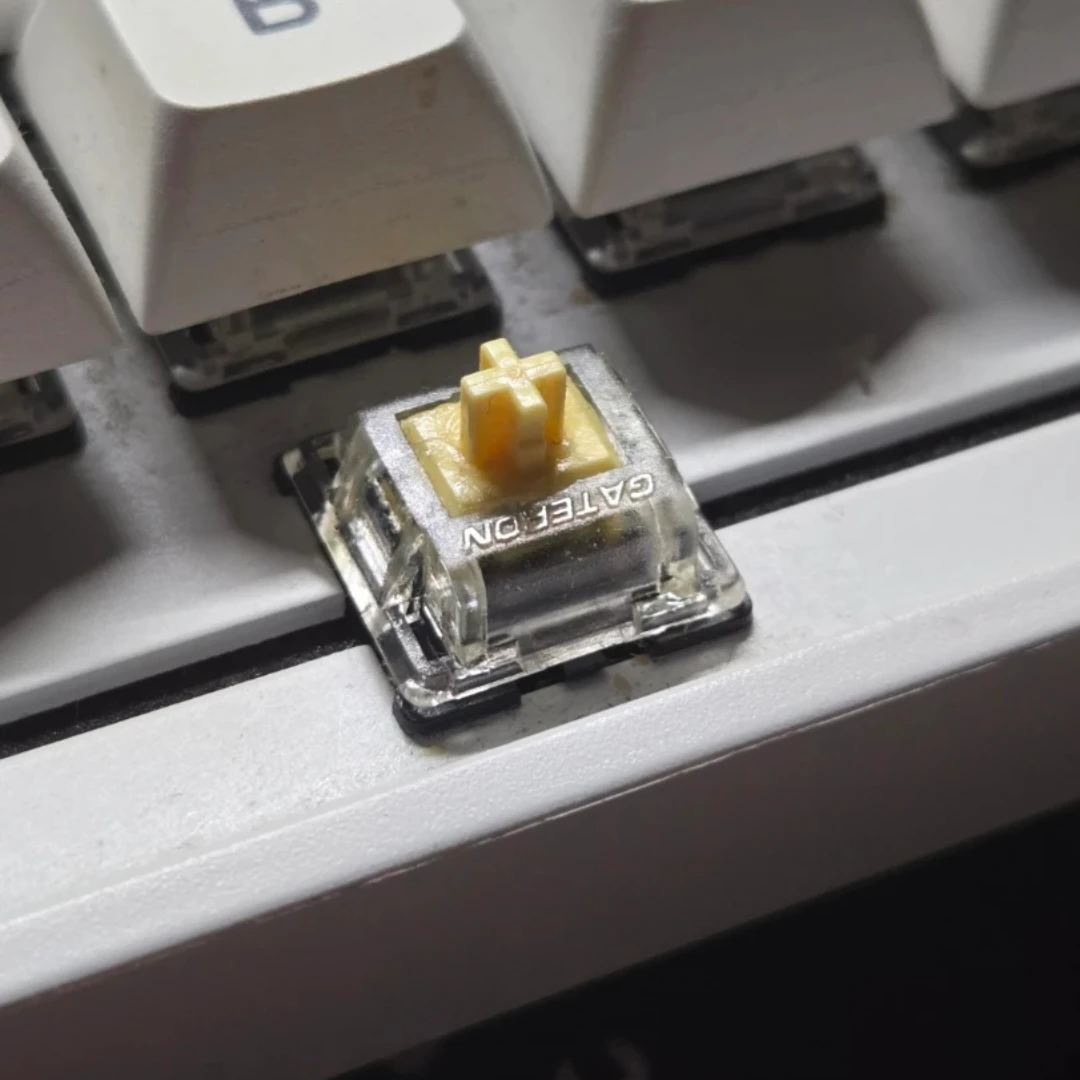 SK61 60% Mechanical Keyboard | Gateron Yellow | RGB - photo 3