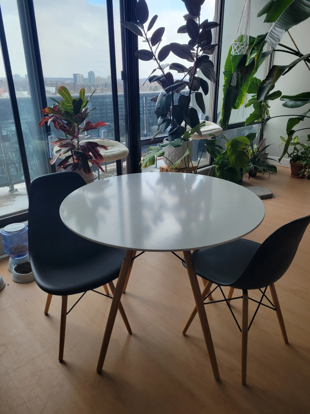 White Round Dining Table with 2 Black Chairs - photo 2