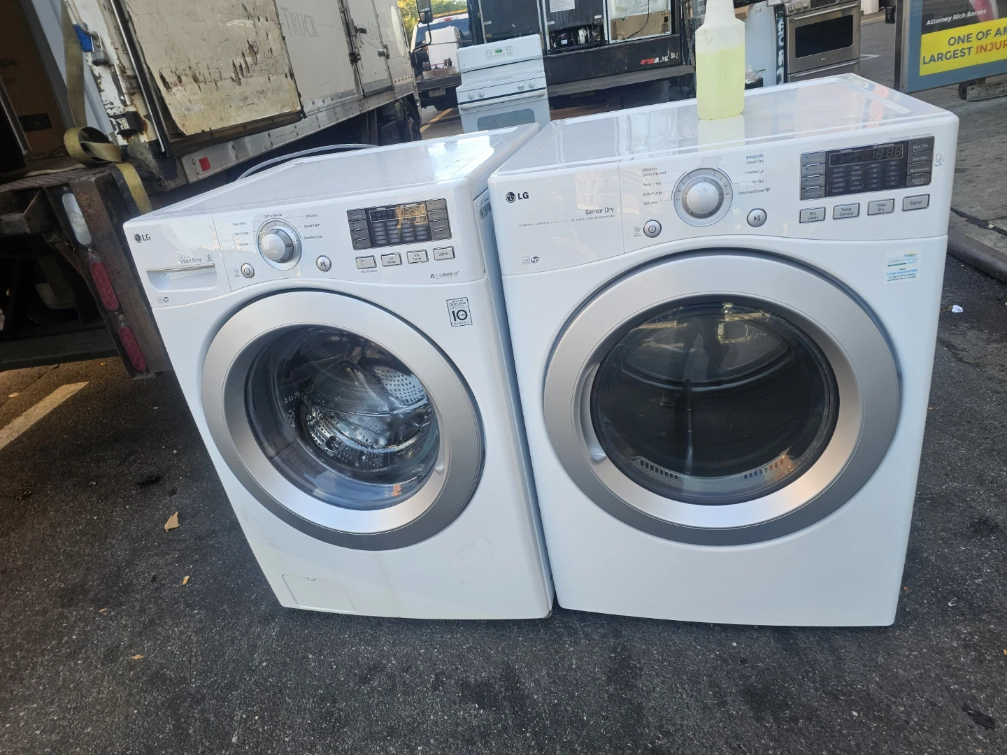 LG 27in wide washer and dryer set