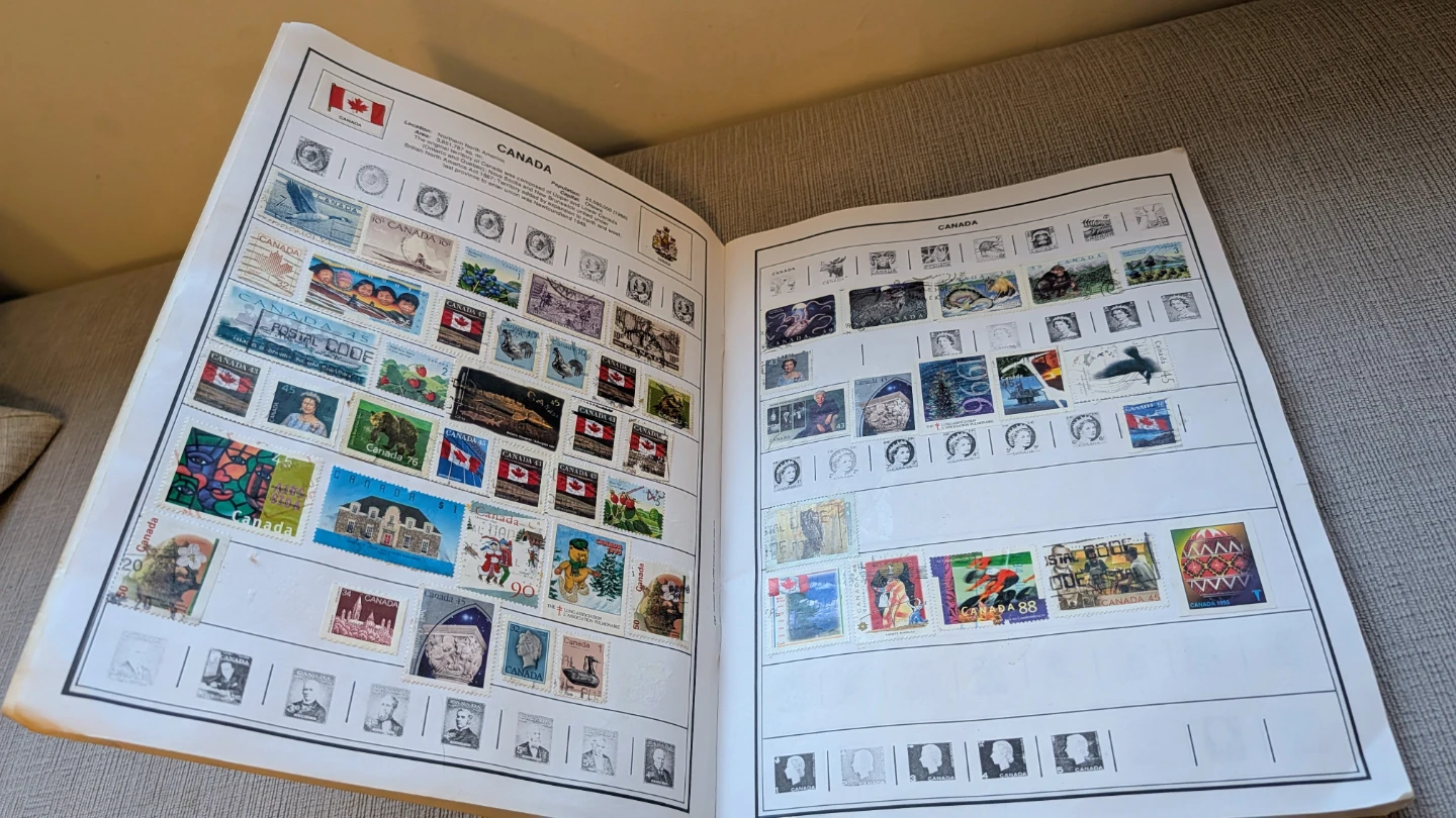 The Courier Worldwide Postage Stamp Album - photo 2