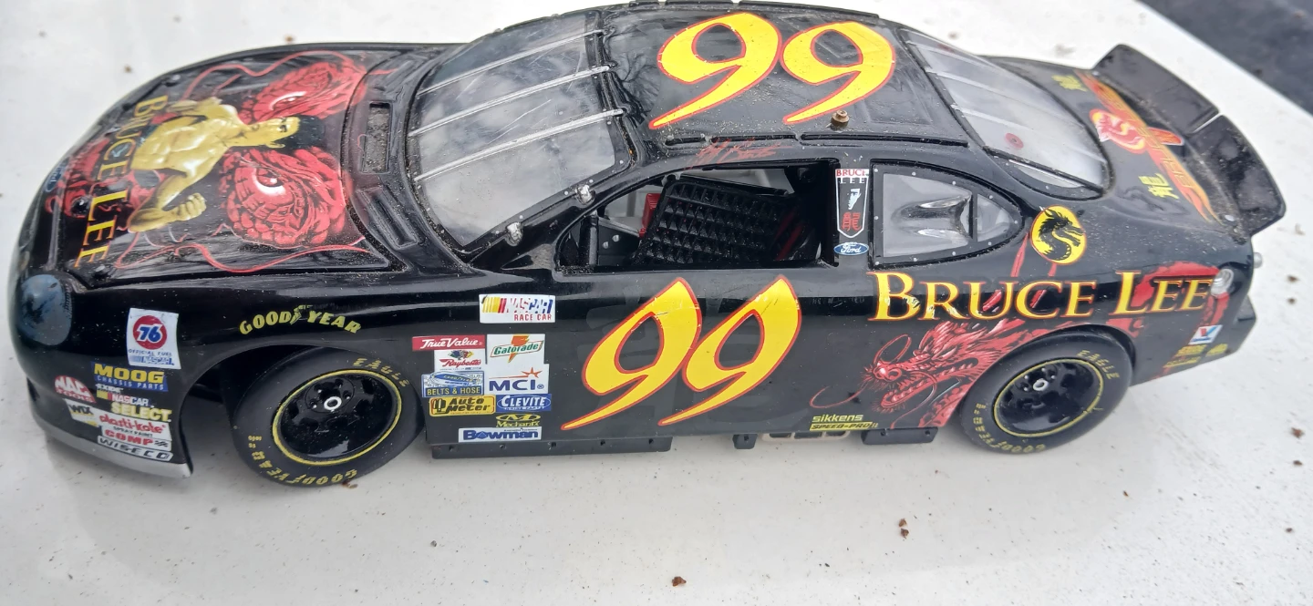 Ford Bruce Lee 99 Diecast Race Car - photo 5