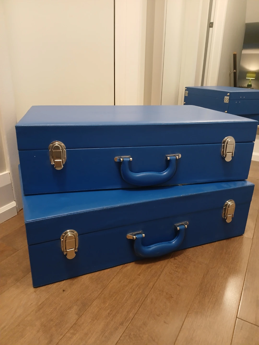 Hot Wheels Vinyl Brief Case Model #J5280