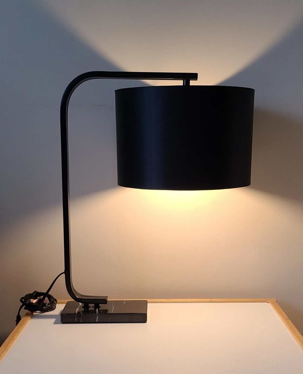 Like New! Pair of Table Lamps - Excellent Condition - photo 3