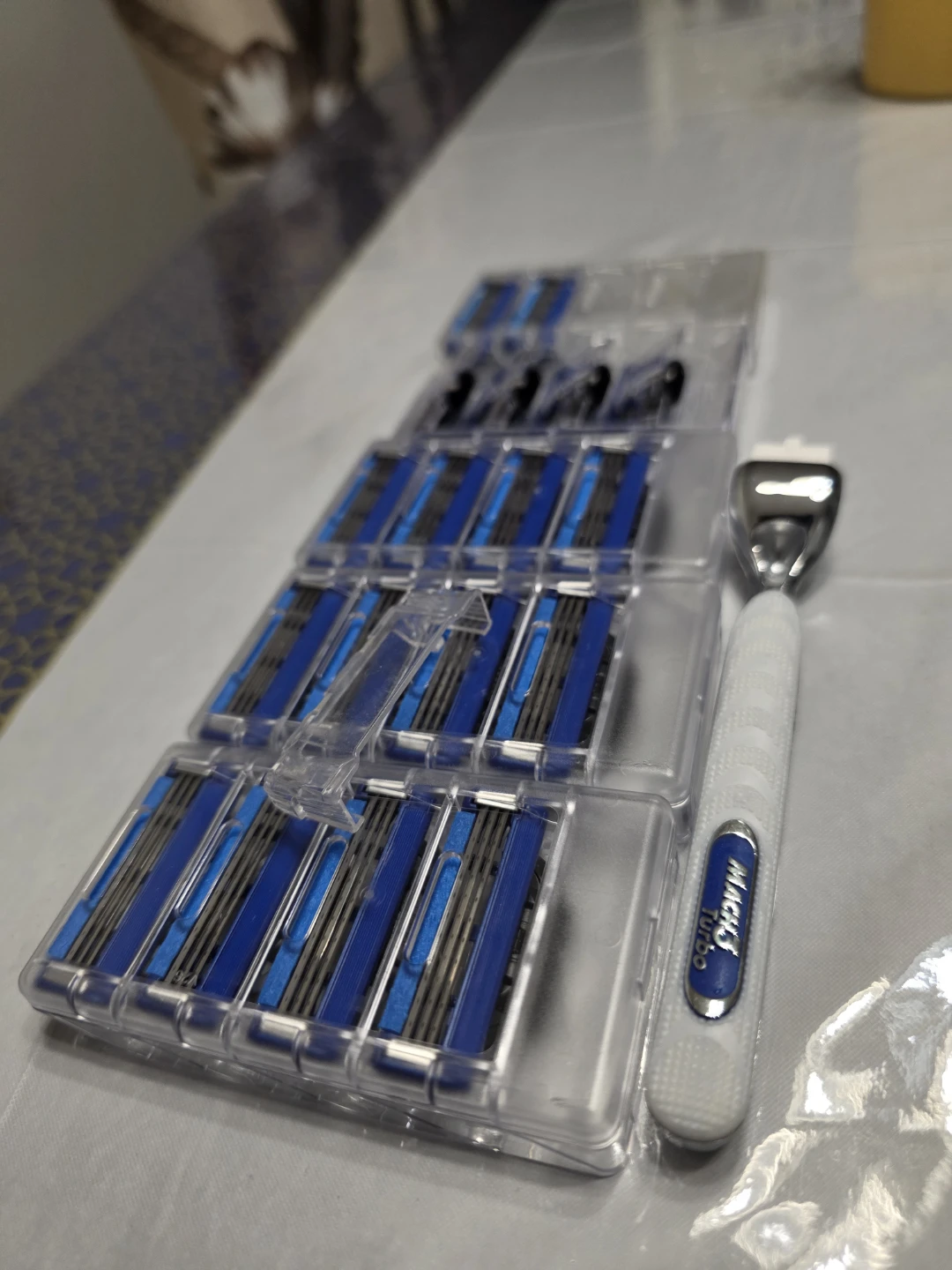 Gillette Mach3 Turbo Razor Handle+18 Refills