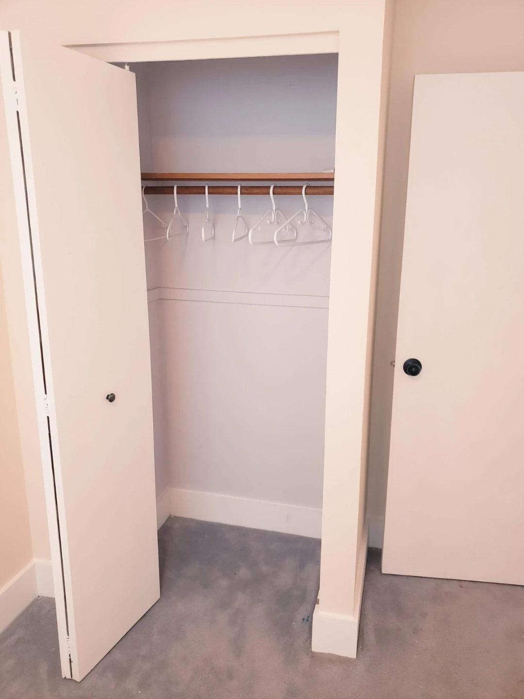 Room for Rent - photo 3