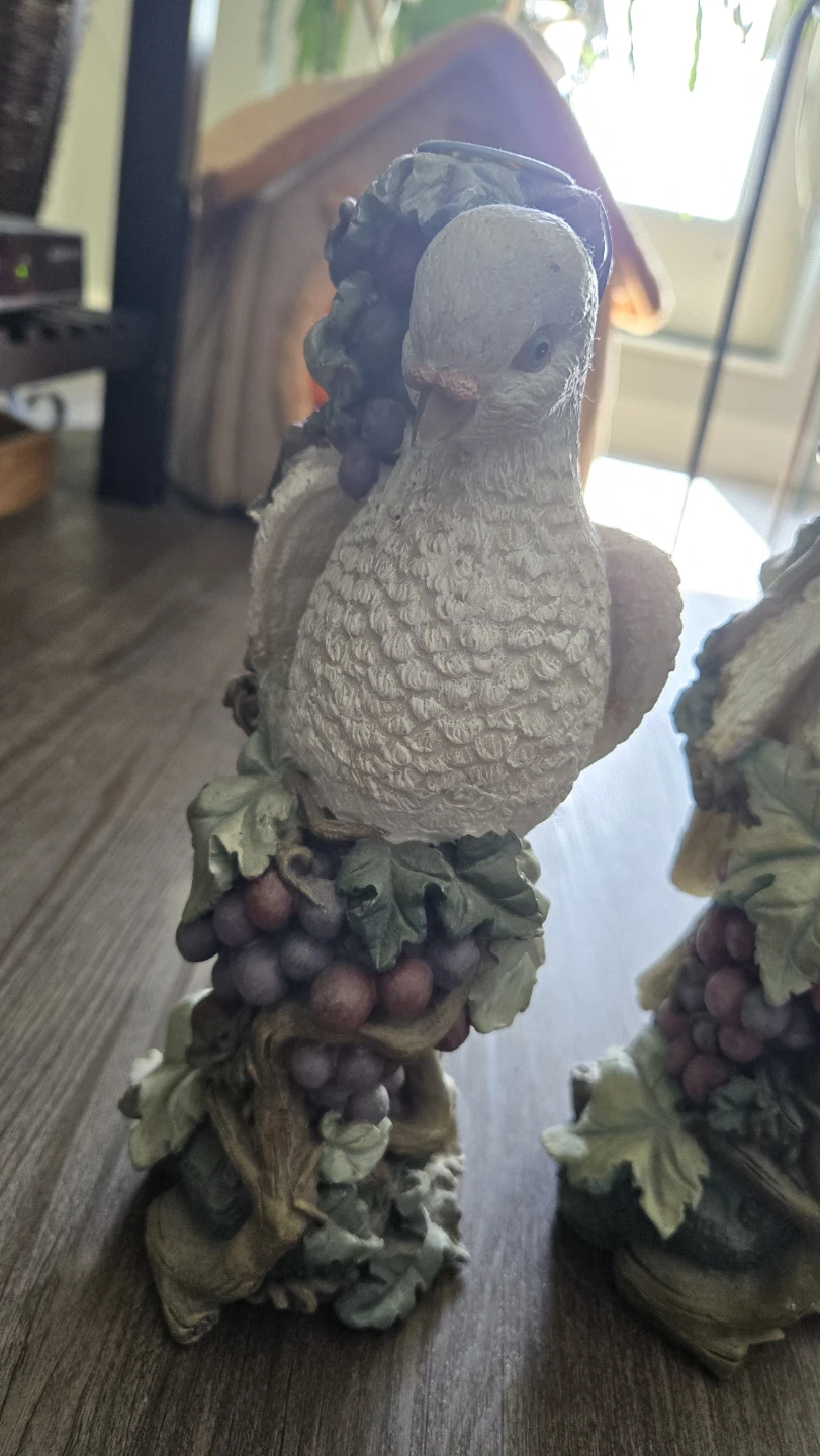 Set of 2 Decorative Bird Figurines with Grapes - photo 3