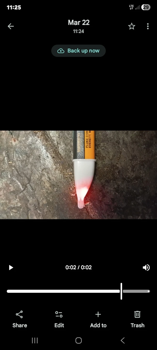 Fluke VoltAlert Non-Contact Voltage Tester - photo 2
