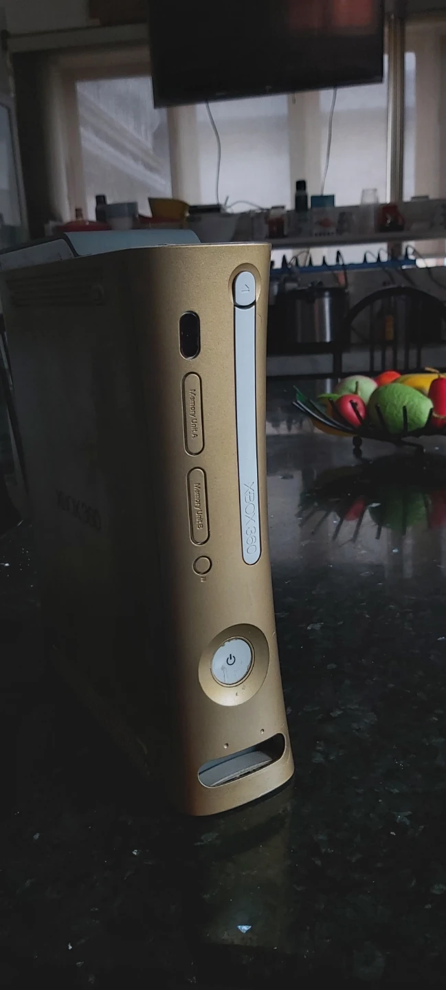 Xbox 360 with controller and 64 games - photo 4