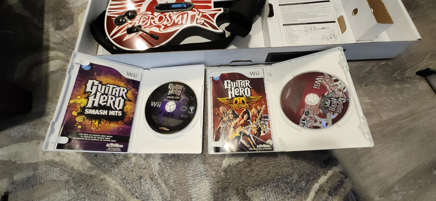 Guitar Hero (Aerosmith)Guitar & two games for Wii - photo 2