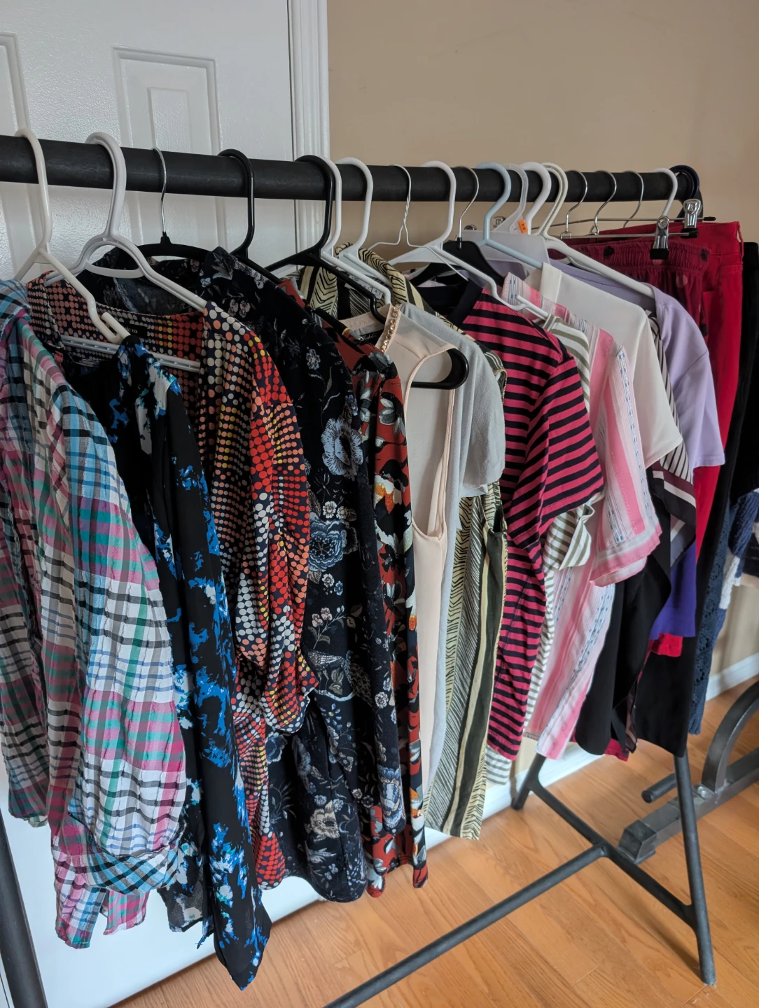 Assorted Women's Clothes Bundle Size L, 20 items one price
