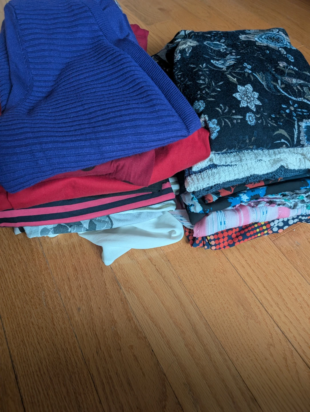 Assorted Women's Clothes Bundle Size L, 20 items one price - photo 2