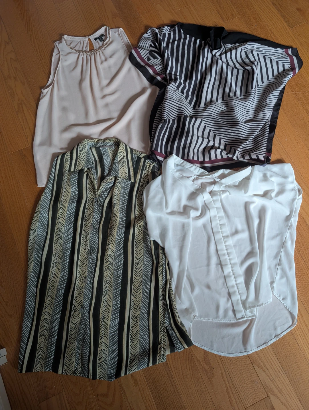 Assorted Women's Clothes Bundle Size L, 20 items one price - photo 5