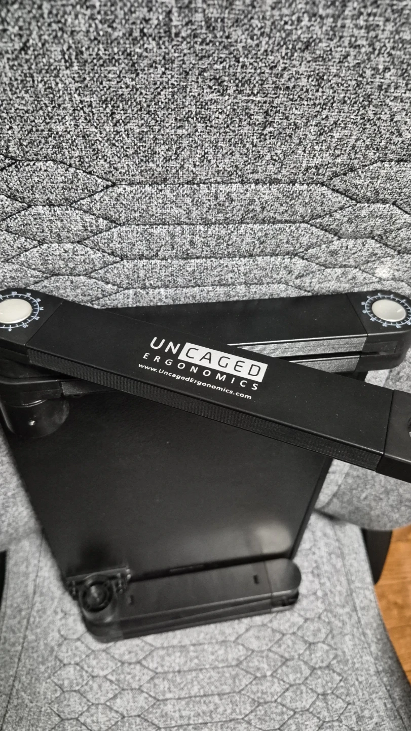 Adjustable Laptop Stand – Flexible & Sturdy - photo 2