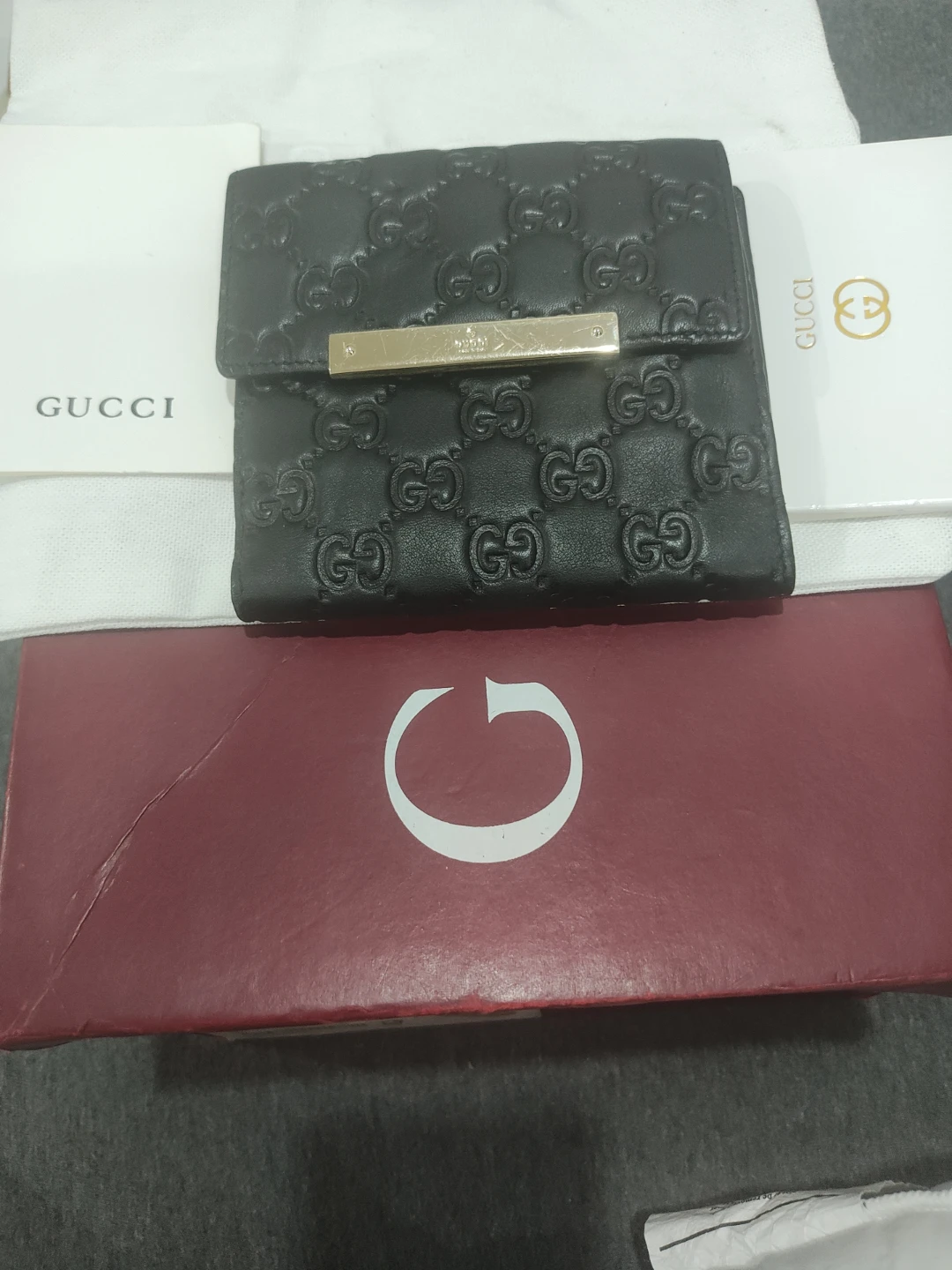 Black Leather Gucci GG Embossed Wallet - photo 2