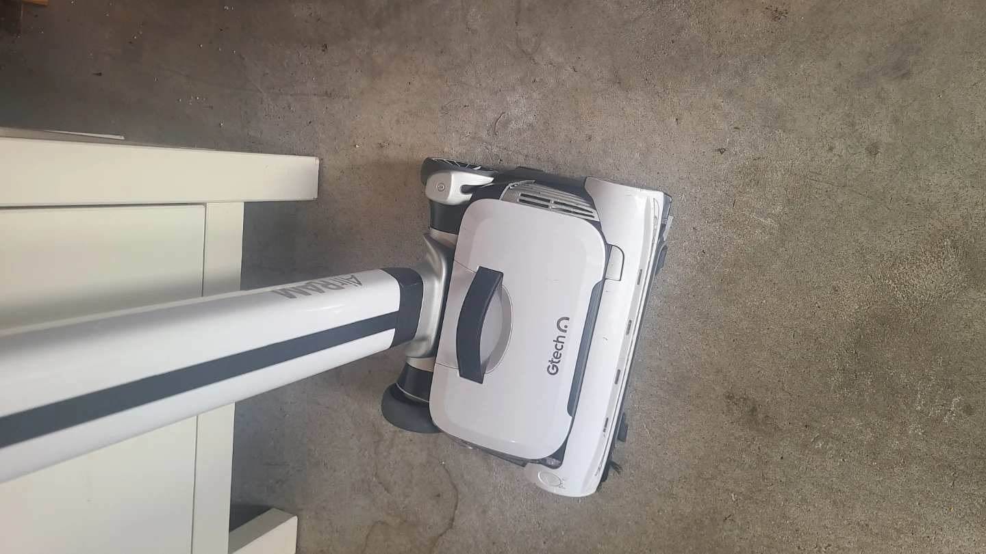Gtech Cordless Vacuum Cleaner - photo 2