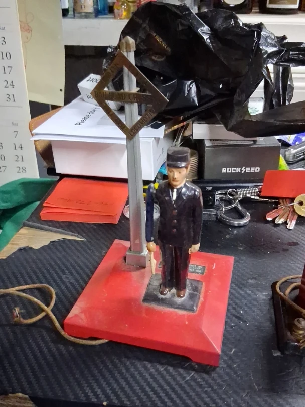 Vintage Lionel Automatic Circuit Breaker Signal - photo 4