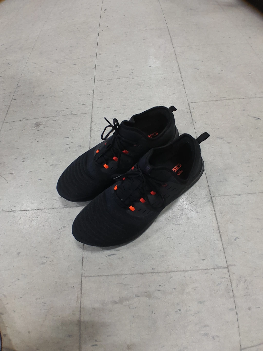 ASICS Black Running Shoes with Orange Accents Men's Size 14 - photo 4