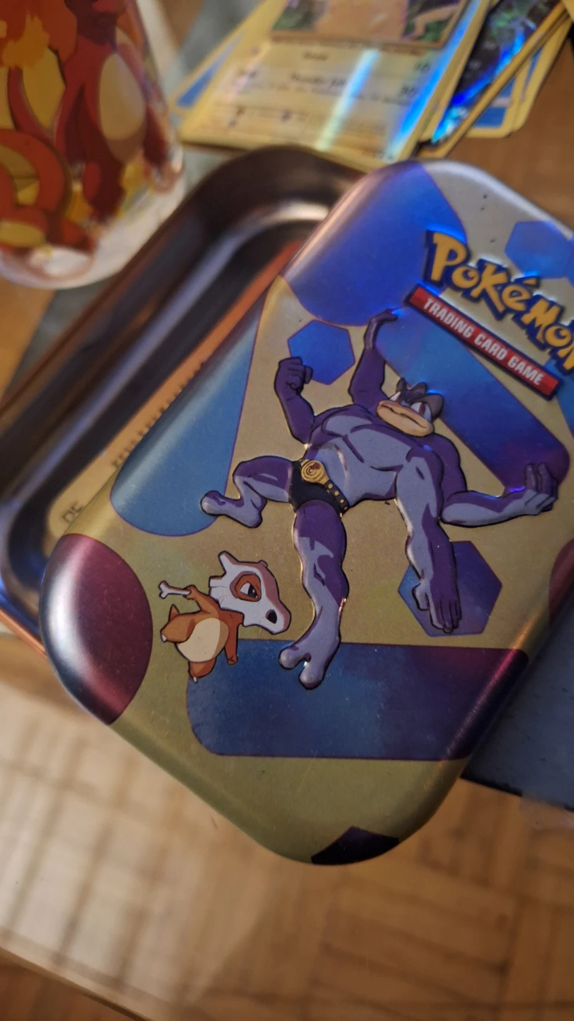 Pokemon Glasses and Trading Card Tin - photo 2