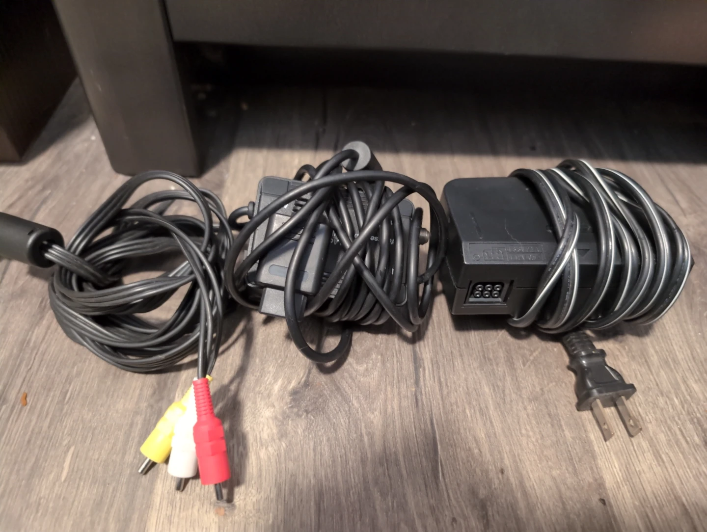 Nintendo 64 Console with Controller and Cables - photo 4