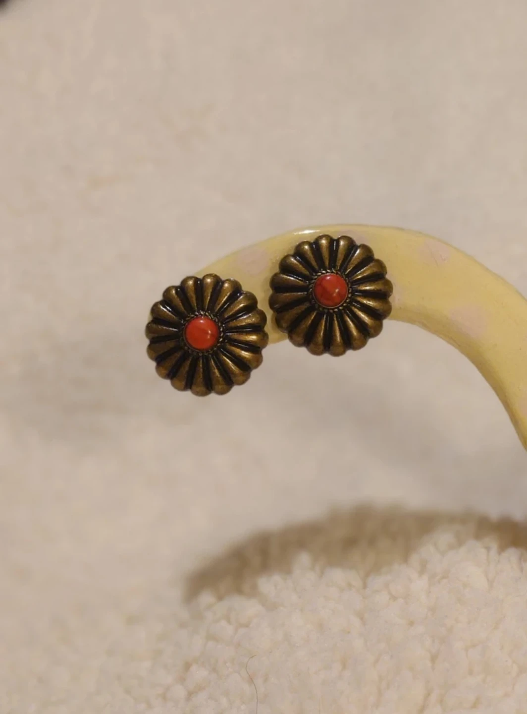 [Niko and... ] Vintage-Style Bronze Flower Stud Earrings