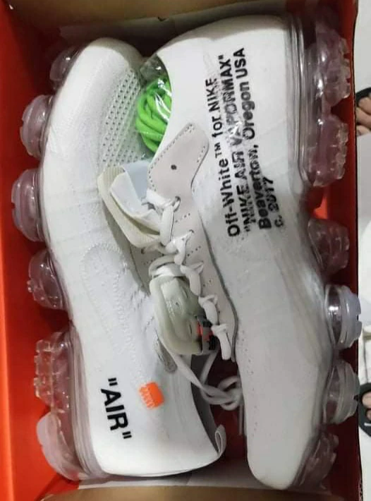Brand new Mens Air Nike  Vapormax White Size 10 - photo 3