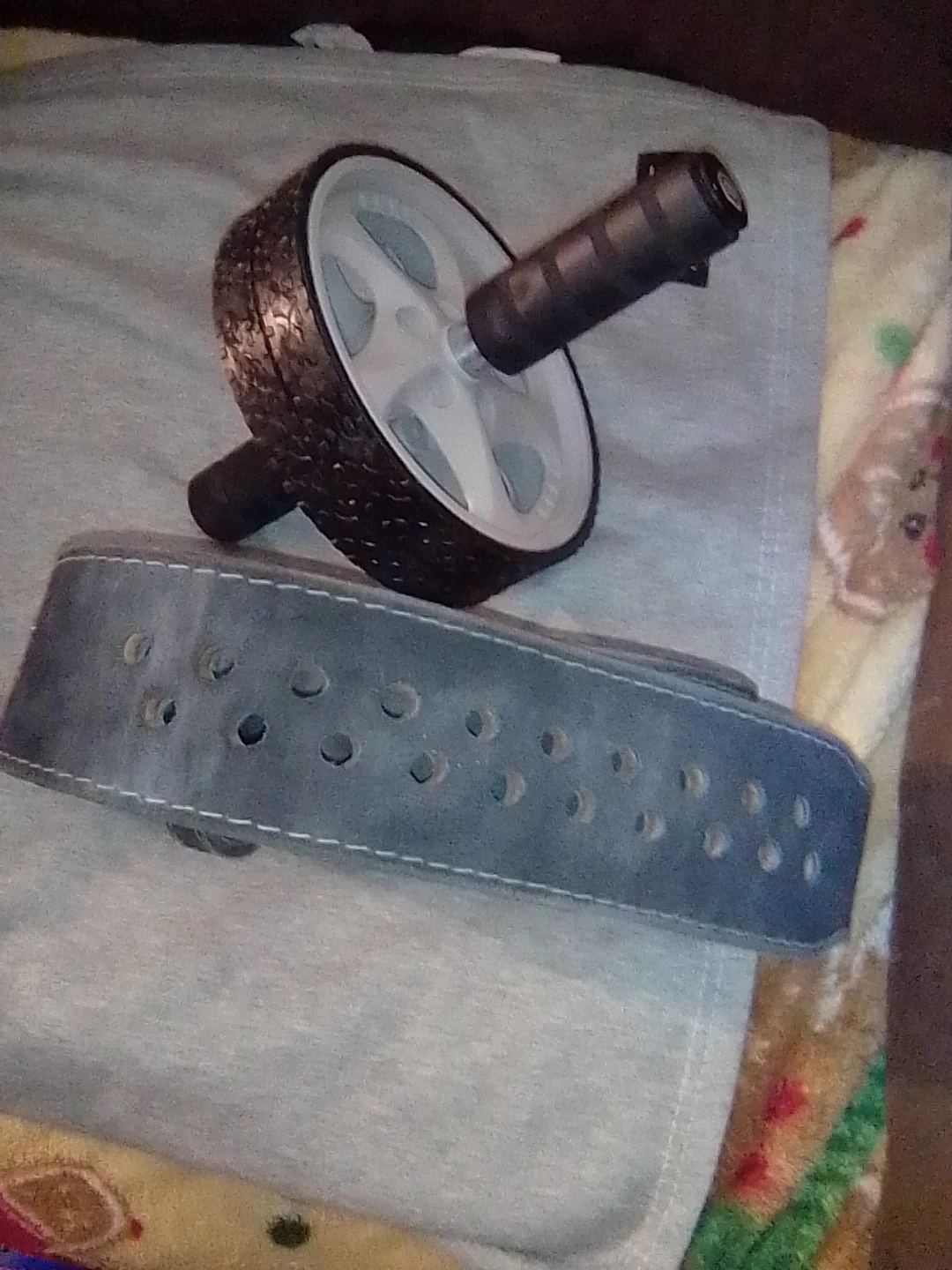 Ab Roller Wheel and Weightlifting Belt - photo 2
