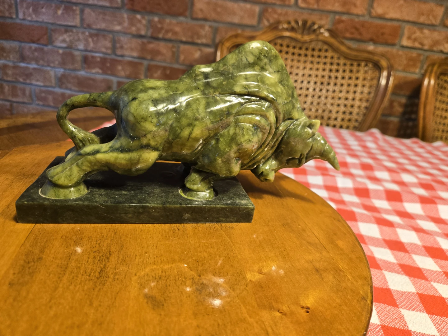 Carved Jade Bull Statue - photo 2