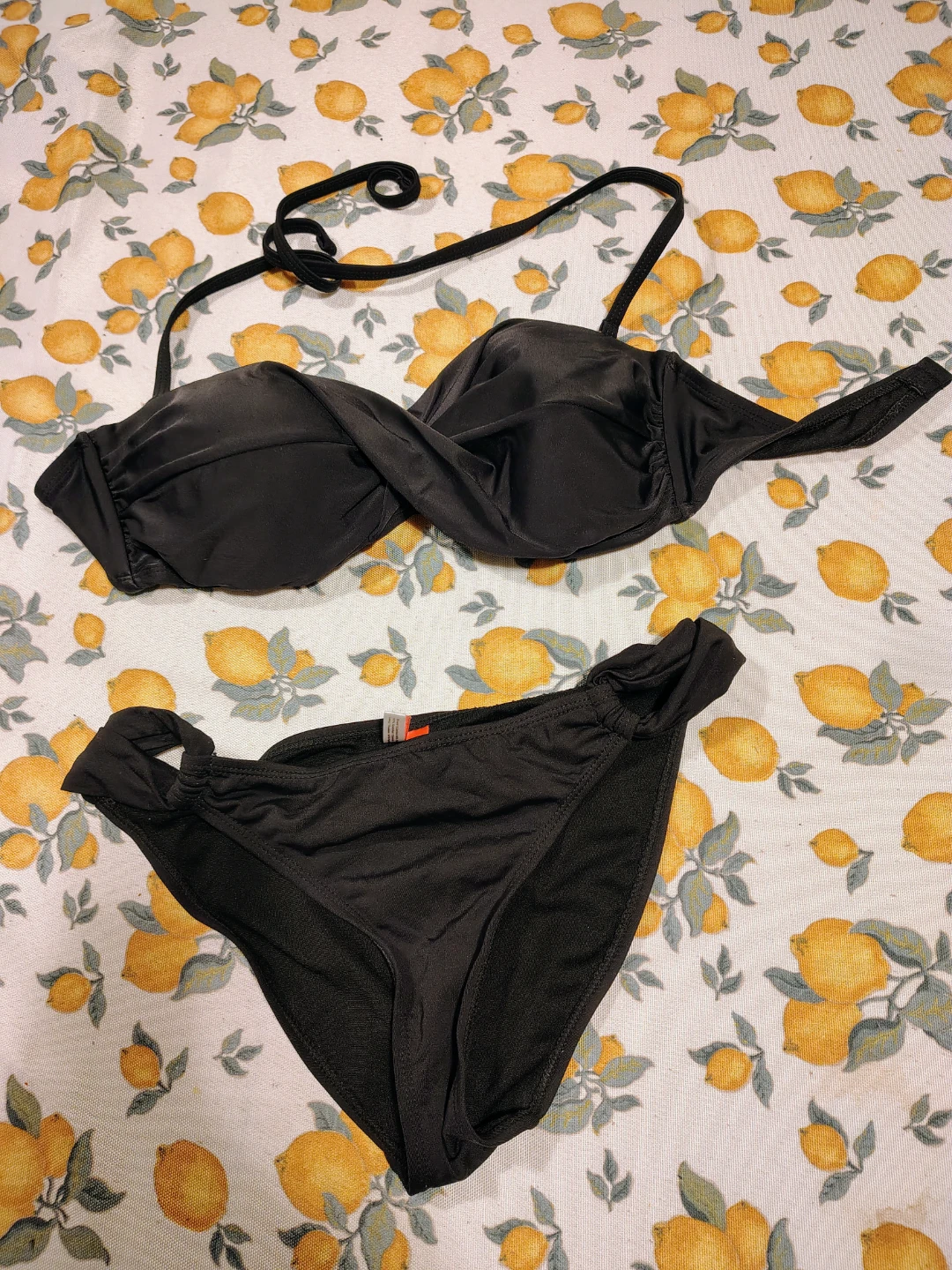 Bikini Swimsuit Set - size small