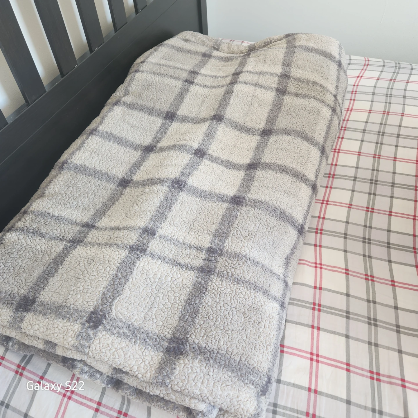 Blanket with pillow cover ( Urgent Moving Sale)