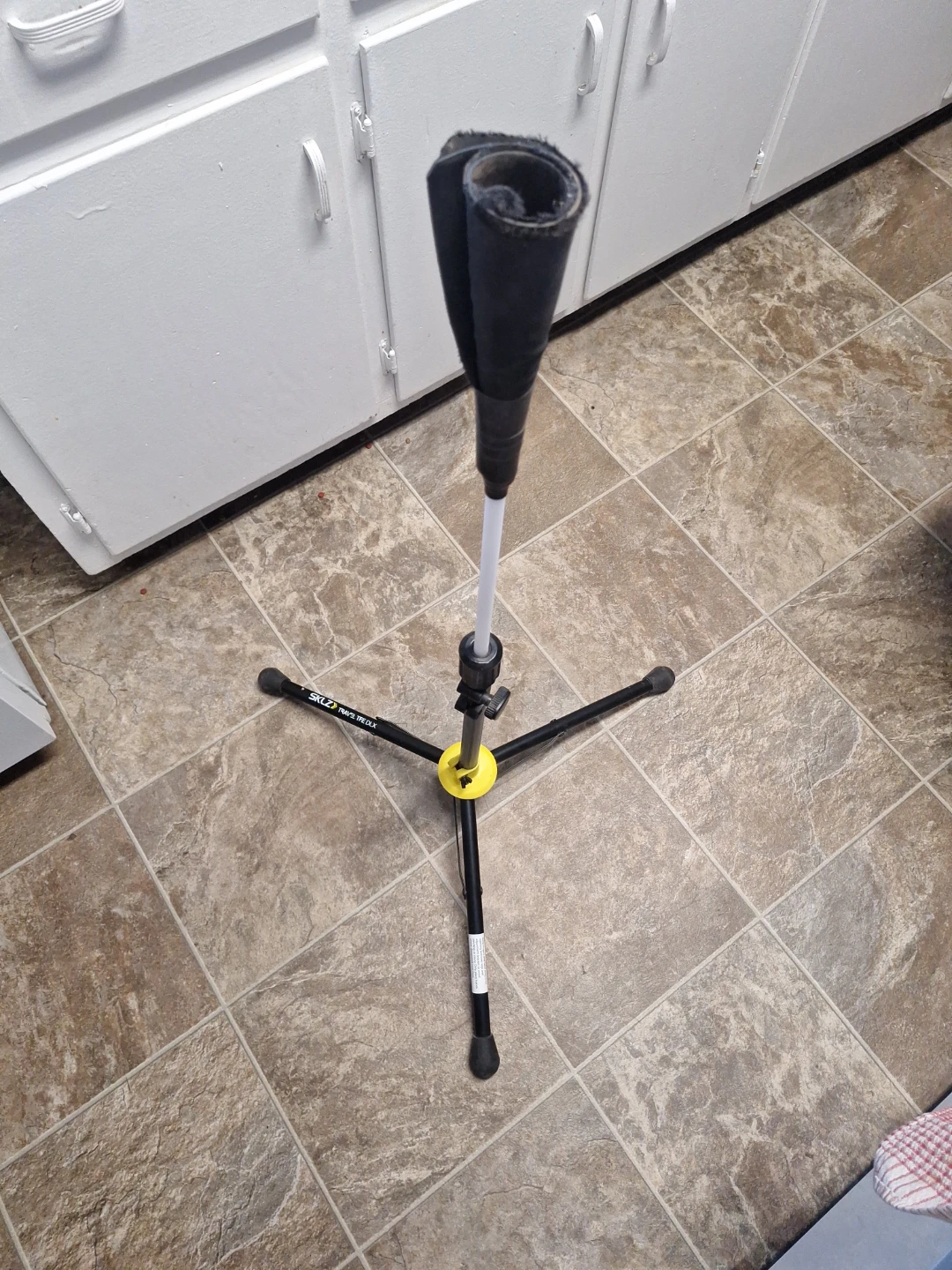 Softball Training Set: Batting Tee & Softballs - photo 2