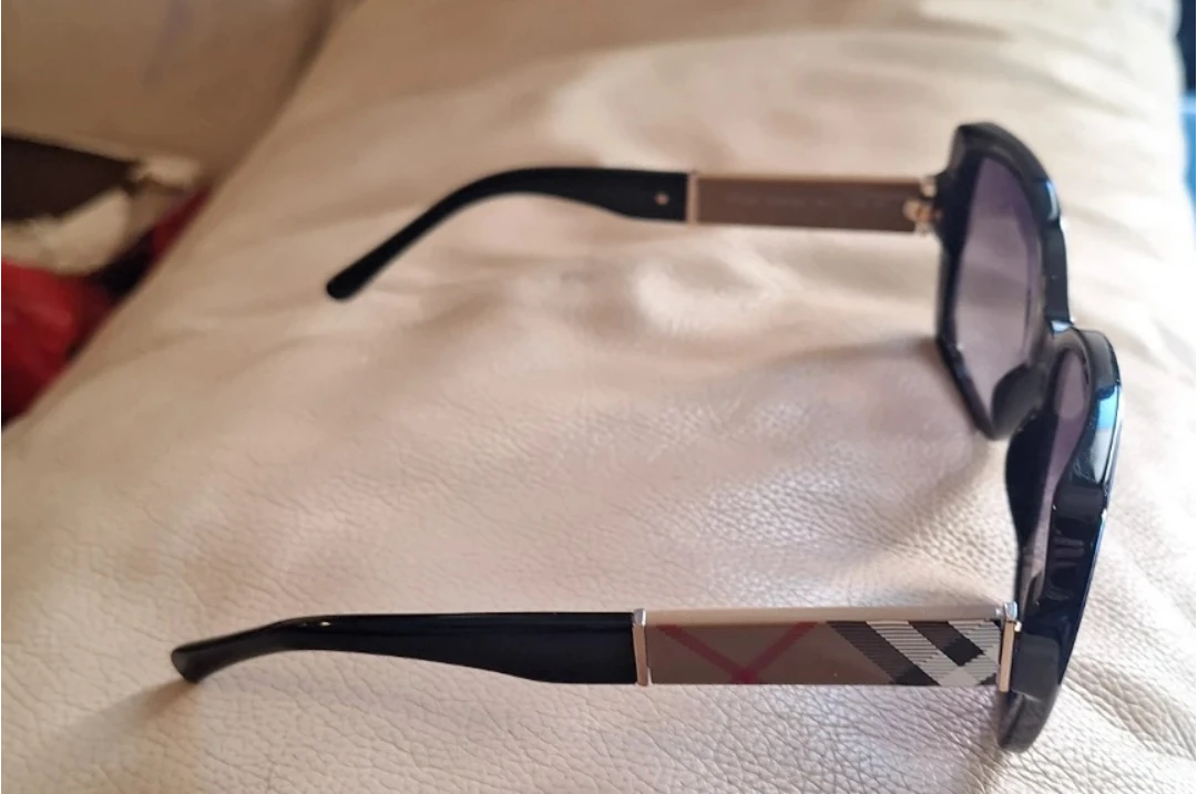 Burberry Sunglasses - Black - photo 2