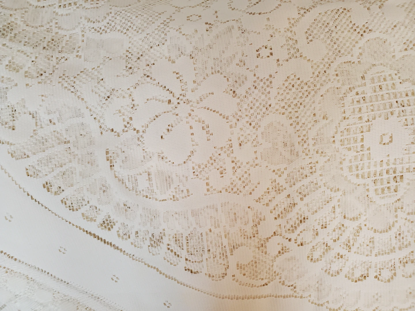 Large Oval Long Lace Tablecloth...Euc - photo 2