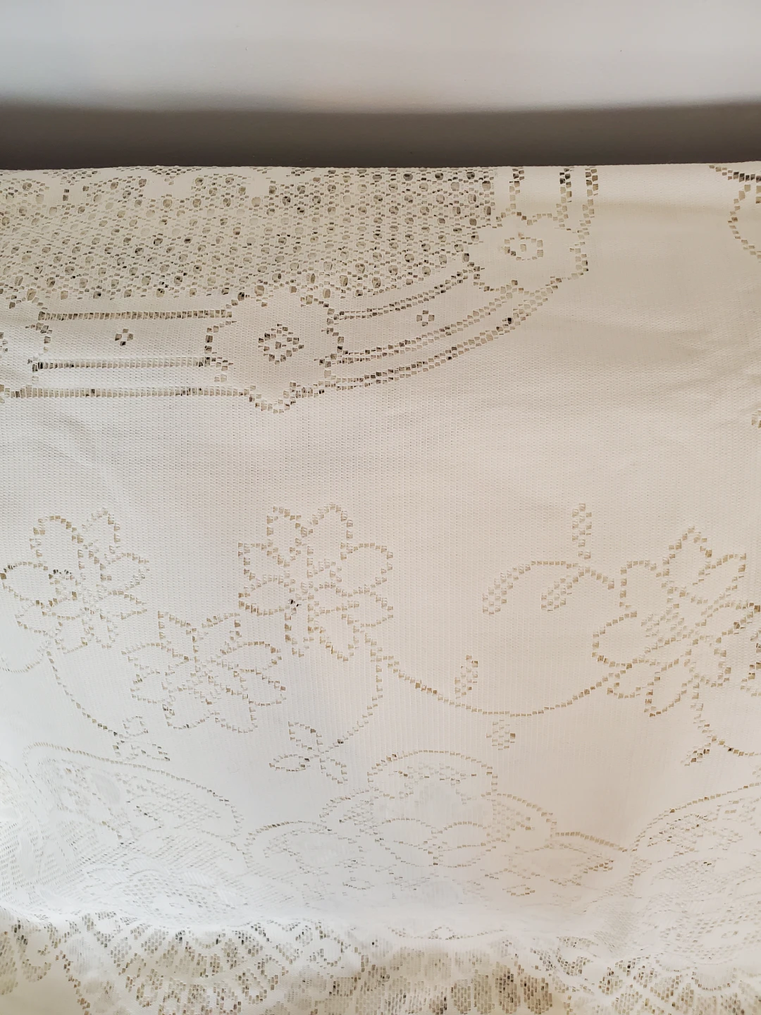 Large Oval Long Lace Tablecloth...Euc - photo 4