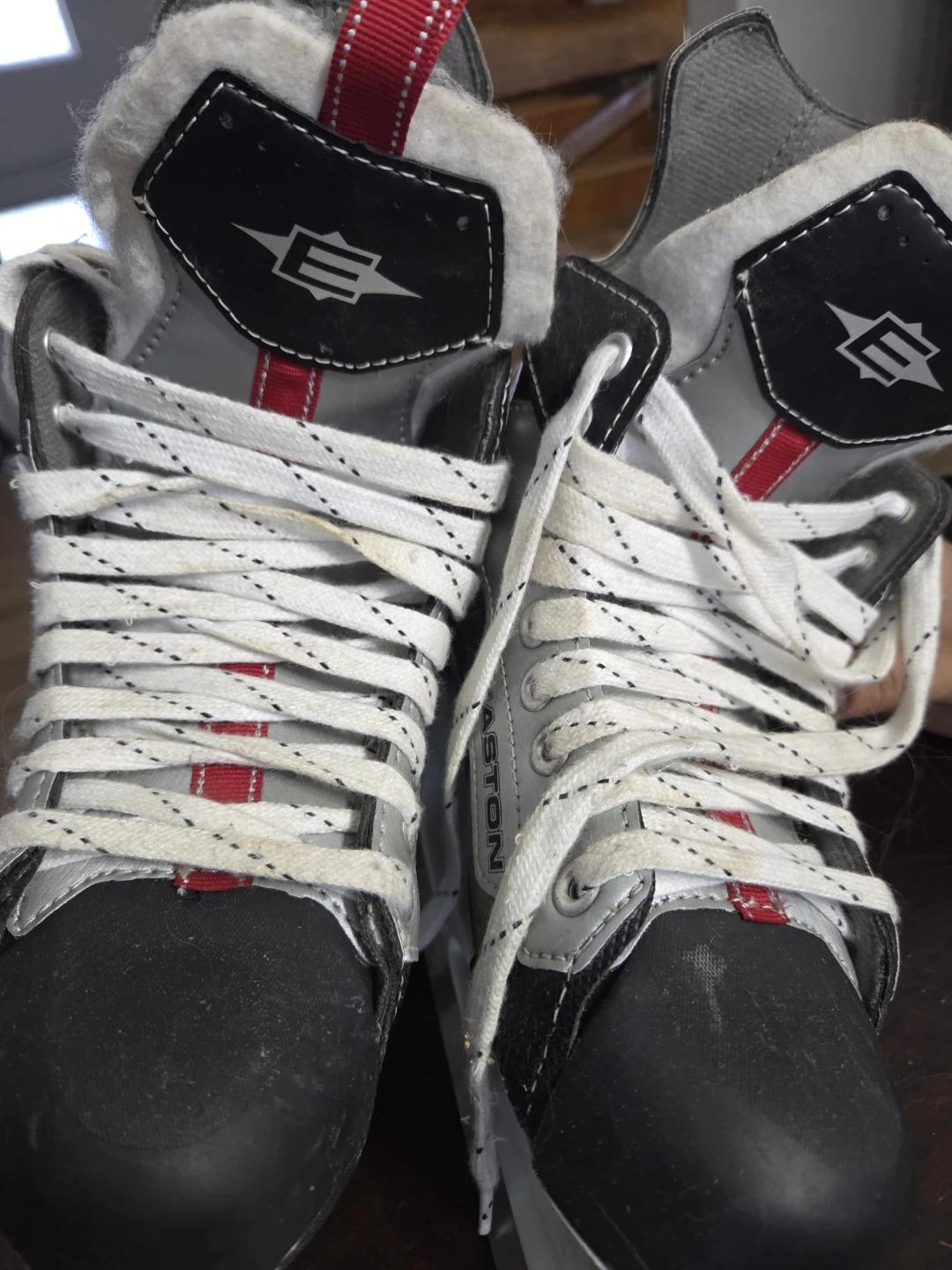 Easton Hockey Skates Size 5.0