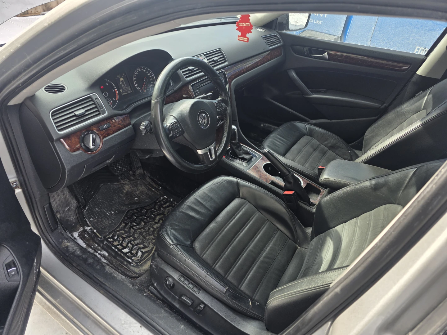 Volkswagen Passat TDI Sedan - photo 5