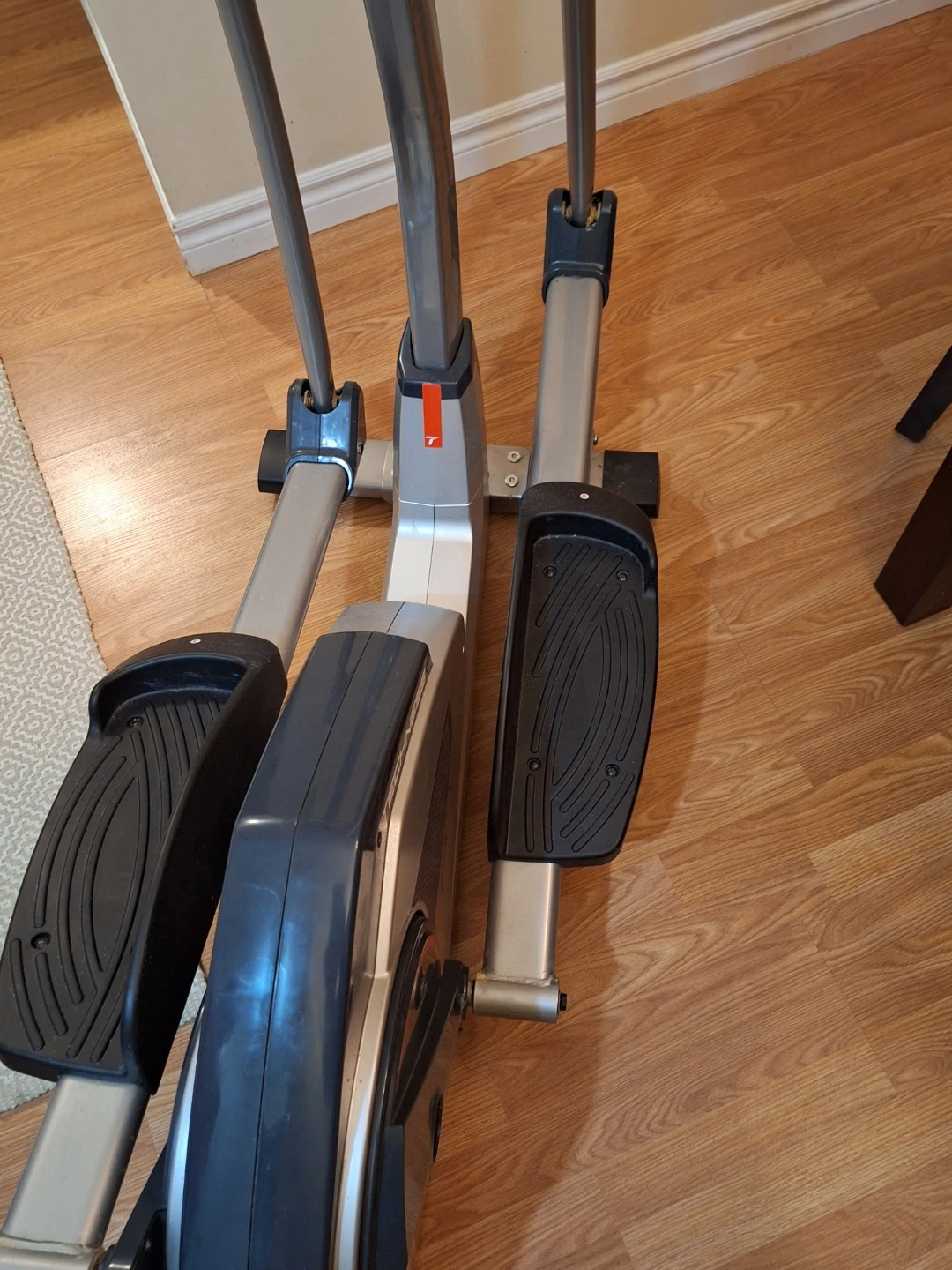 TECHNESS SE 800 Elliptical Trainer